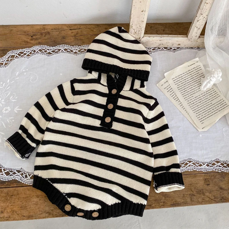 New autumn baby clothing, 0-3 year old boys and girls striped hooded cotton jumpsuit, jumpsuit, triangle climbing suit