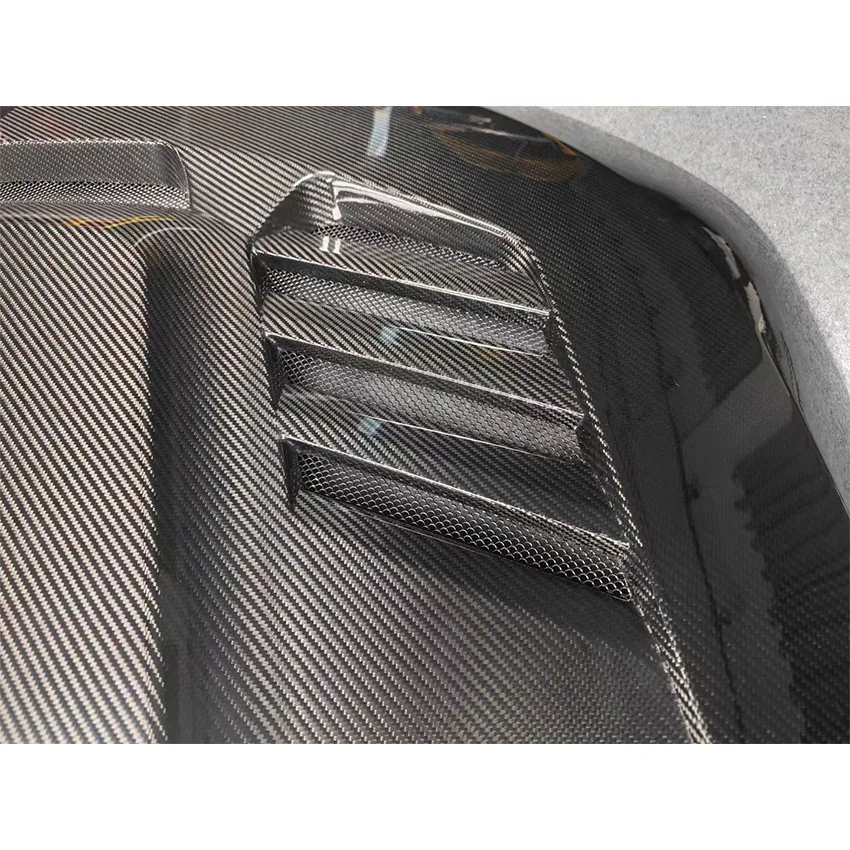 

Upgrade Car Parts V Style Dry Carbon Fiber Bonnet Hood for G87 M2 Car Body Kit