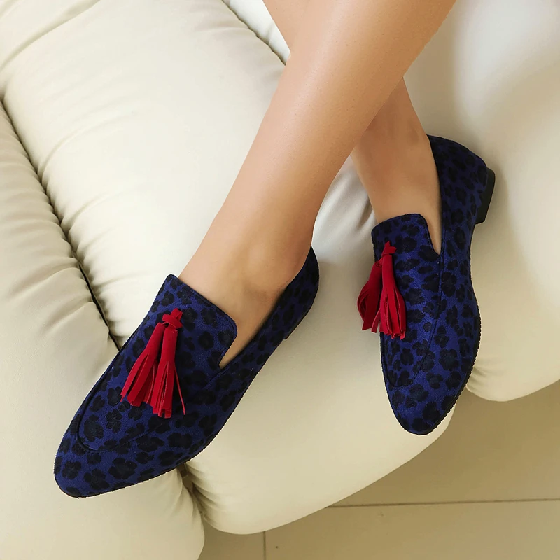 

Весенние повседневные лоферы женские замшевые с кисточками, с круглым носком, без застежек, с леопардовым принтом, на плоской подошве, деловые туфли для женщин, фиолетовые, черные, большие размеры