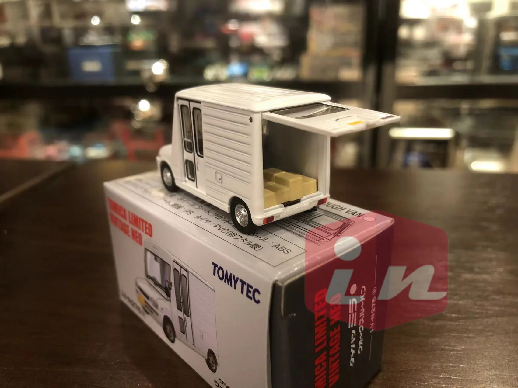 Tomytec 1/64 TLV LV-N276a daihatsu mira walkthrough van Diecast Model Car Collection Limited Edition Hobby Toys