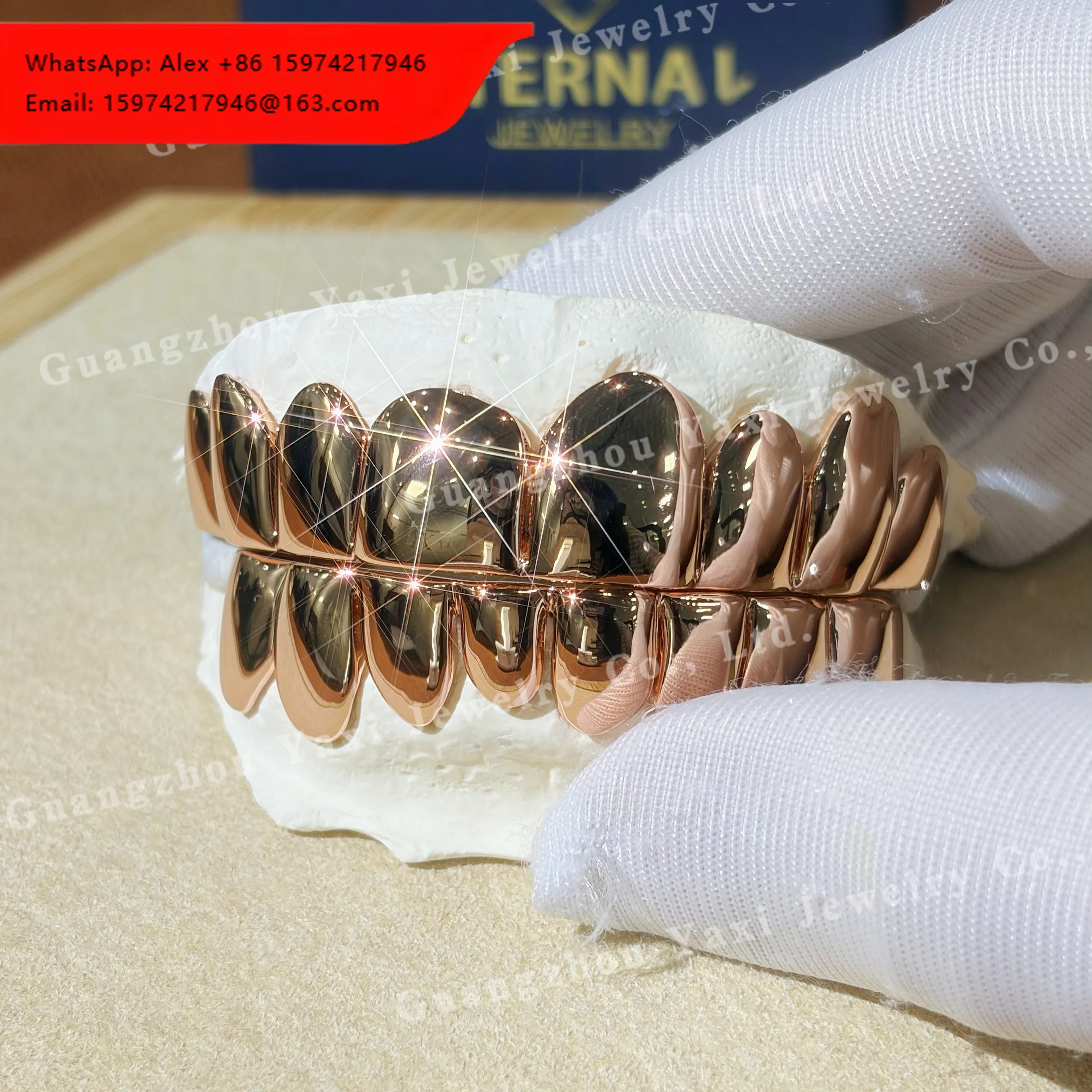 

Factory Custom Fine Matte Grillz Teeth 8 On 8 S925 Silver 10k 14k 18k Solid Yellow Gold Hip Hop Body Jewelry Grillz For Teeth