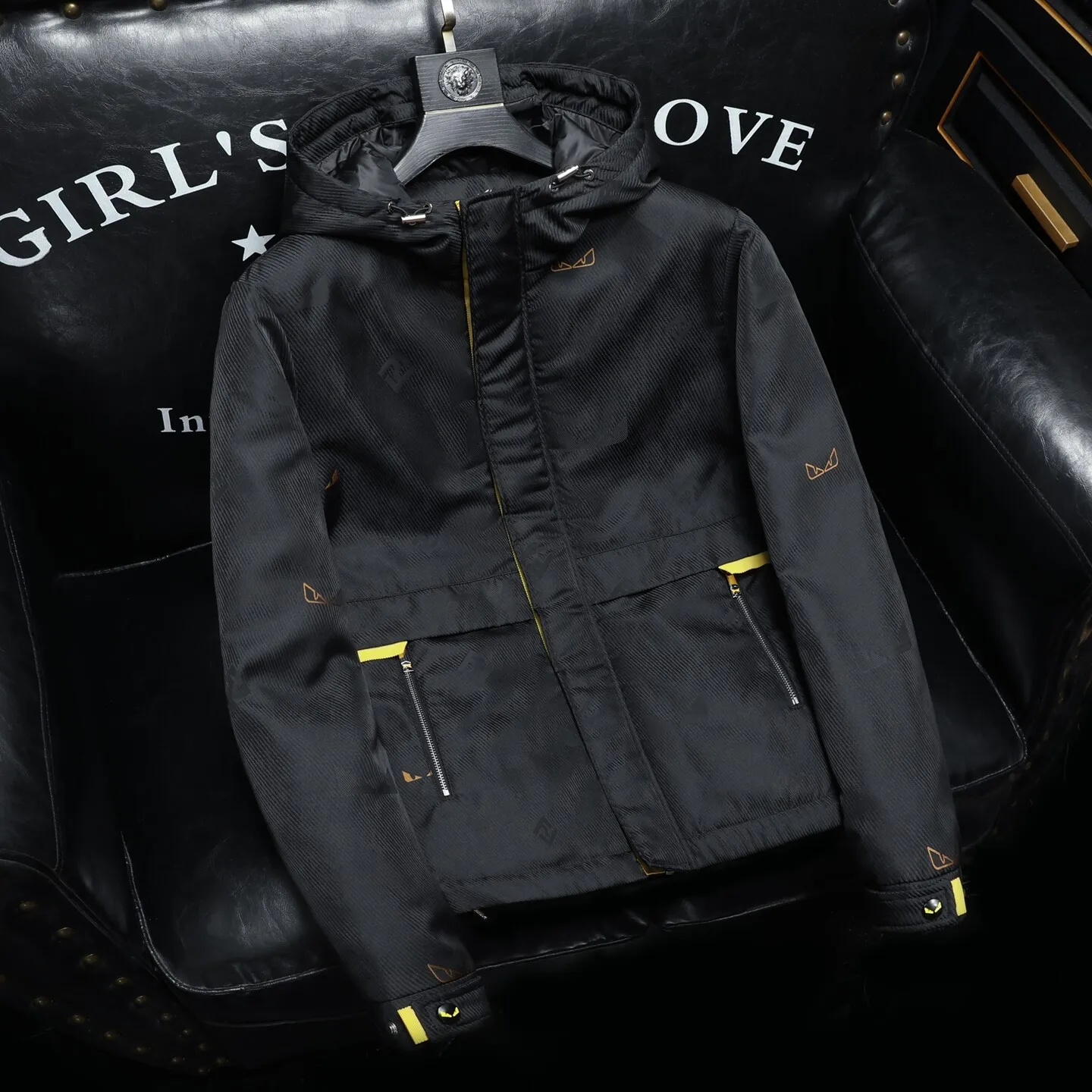 

Faionable Stand Collar 90 down Bread Sle Warm Winter Outerwear Anti-Cold Men's down Jaet Thiened Polyester Fiber