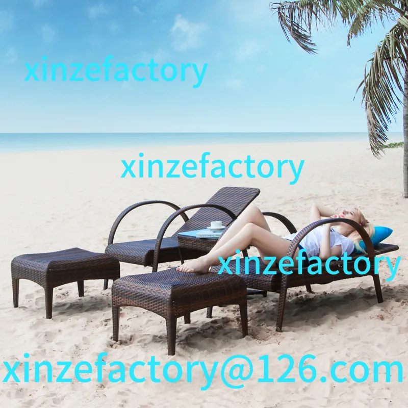 

Customizable Outdoor Pool Lounge