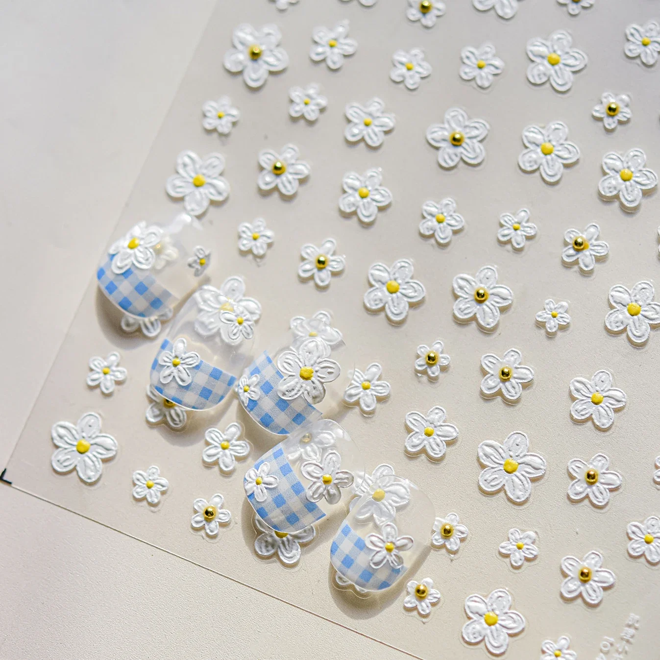 Mini Texture Flower White Daisy Petal Yellow Stamen Garden Gold Beads Adhesive Nail Art Stickers Delicate Cute Manicure Decals