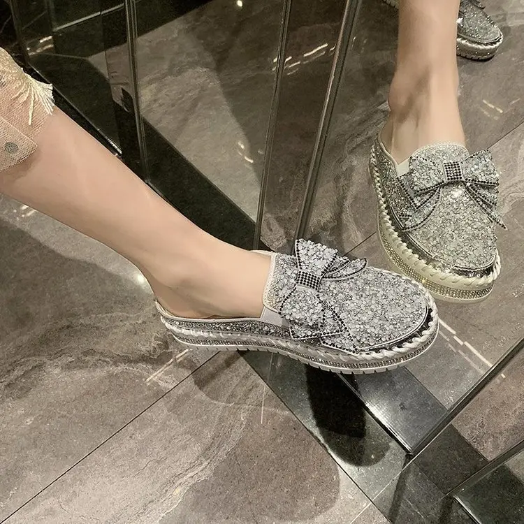 Buty Butterfly-Knot Low Big Size Glitter Slides House Slippers Platform Med Fashion Slipers Women Lady Jelly Soft Luxury 2023 G