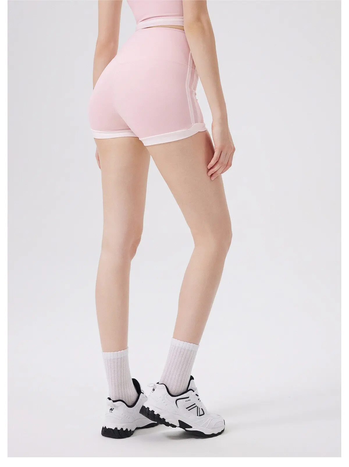 Kontrastfarbene Hochgeschnittene Pfirsichfarbene Hüftformende Hotpants Sportshorts für Damen zum Laufen, Fitness und Yoga – Detail 8