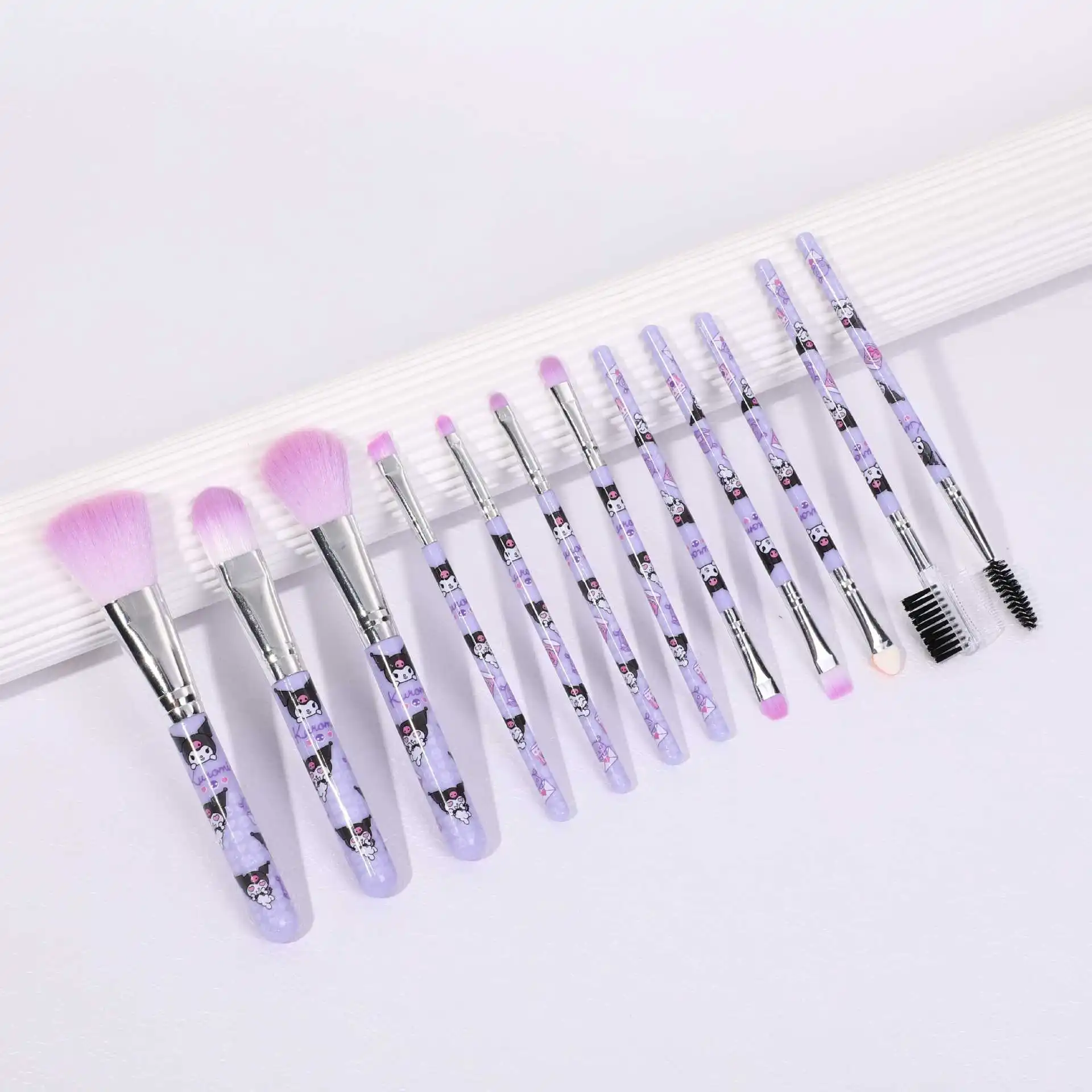 12Pcs Set Kuas Makeup Kuromi Lucu Alat Makeup Wajah Kartun Kreatif Kuas Bedak Tabur untuk Hadiah Ulang Tahun Anak Perempuan