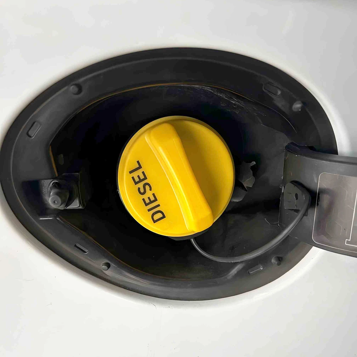 Diesel Fuel Tank Filler Cap Accessories Car Replacement Parts LR053666 LR008077 For Land Rover Defender L663 2019 2020 2021-2025