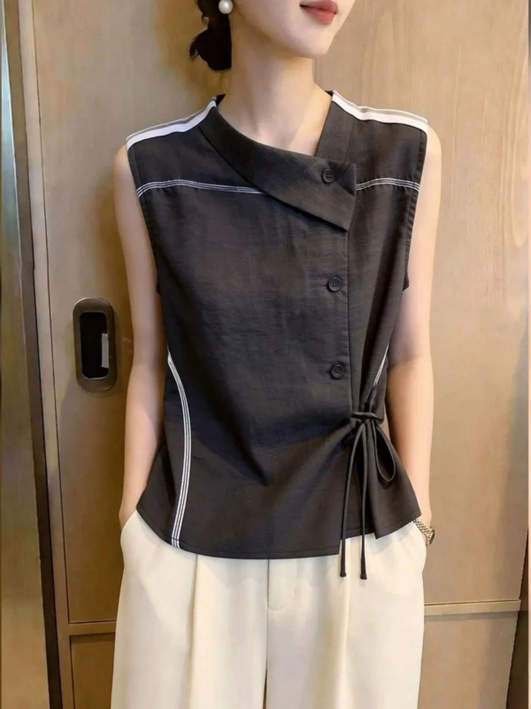 

Summer 2026 Slimming Waist Vest Sleeveless Single Button Tie Color Block Design Korean Style Straight Cut Silk Top for Women