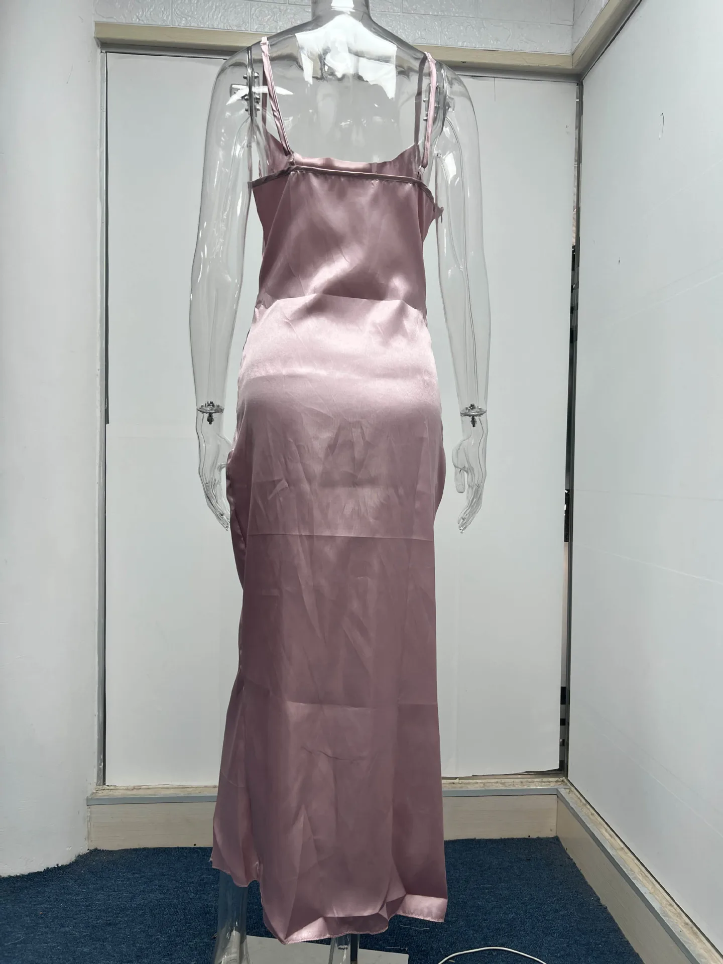 Damen Frühlings-Neuheit: Europäisch-Amerikanisches High-End Sexy Spicy Girl Kleid mit tiefem Ausschnitt und Satin-Rückenschlitz – Detail 28