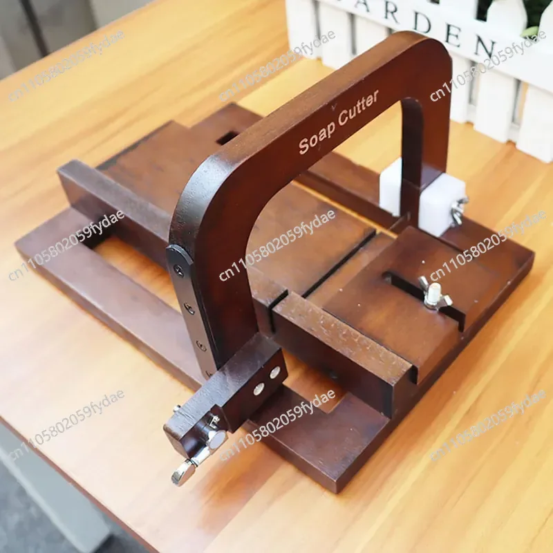 nouvelle-table-de-decoupe-pour-savon-artisanal-a-froid-vente-en-gros-avec-couteau-a-fil-d'acier-et-couteau-a-frein-pour-la-decoupe-de-savon-en-bois-massif