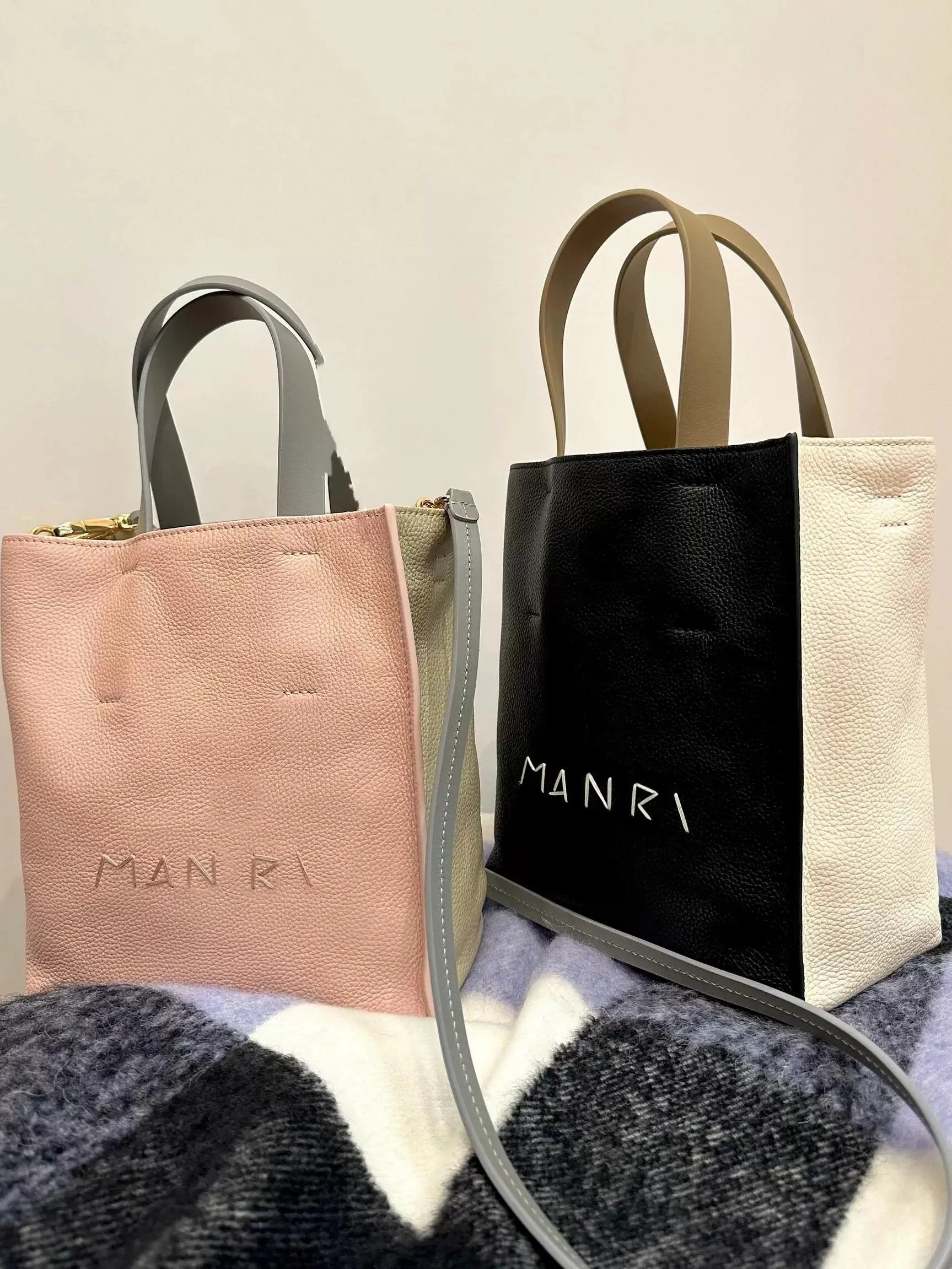 

Spring Summer New Faion Small Design Spliced Color Commuter Handbag oulder Bag Tote Bag Korean Sle Daily Match
