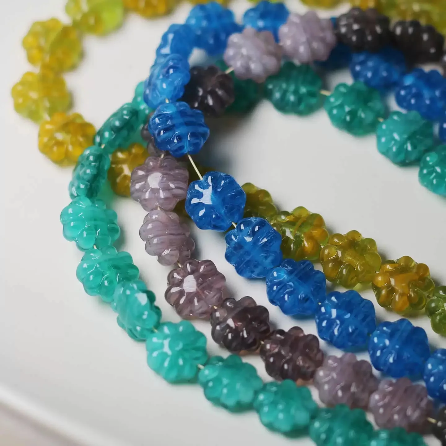 

20pcs 9mm Handmade glass beads DIY semi-finished necklace, bracelet, hair accessory, mobile phone chain jewelry.