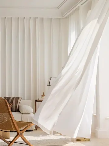 방수 기능이 있어 고양이가 긁는 것을 방지하고 거실 침실용 커튼