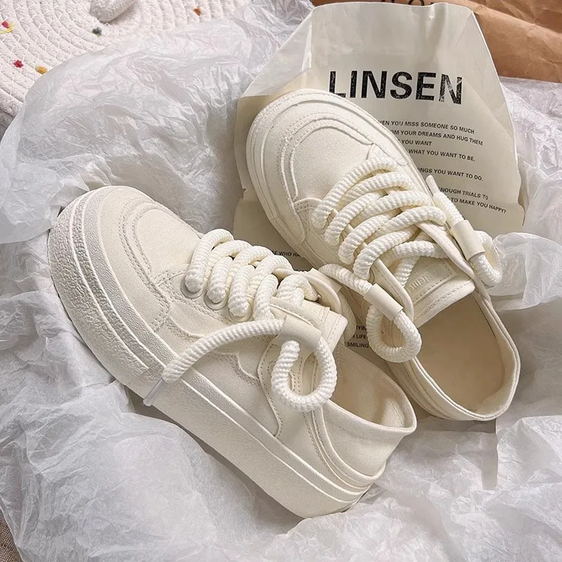 

Thick soled simple canvas shoes for women in spring autumn new height increasing versatile casual sports board shoes