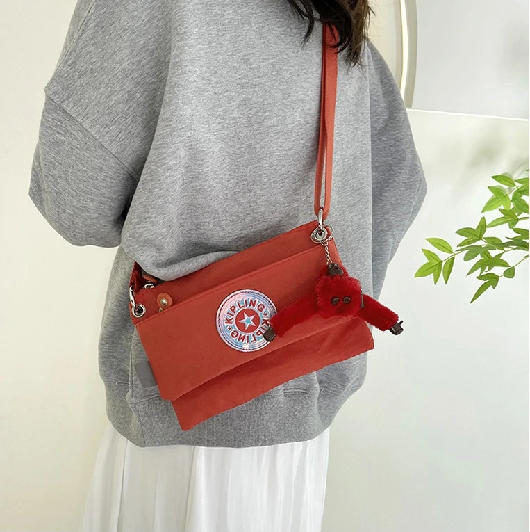 حقيبة كتف عصرية شتوية الأكثر مبيعًا 2026 حقيبة نسائية فاخرة جديدة مصممة بحرفية متنقلة حقائب يد صغيرة وخفيفة الوزن #1