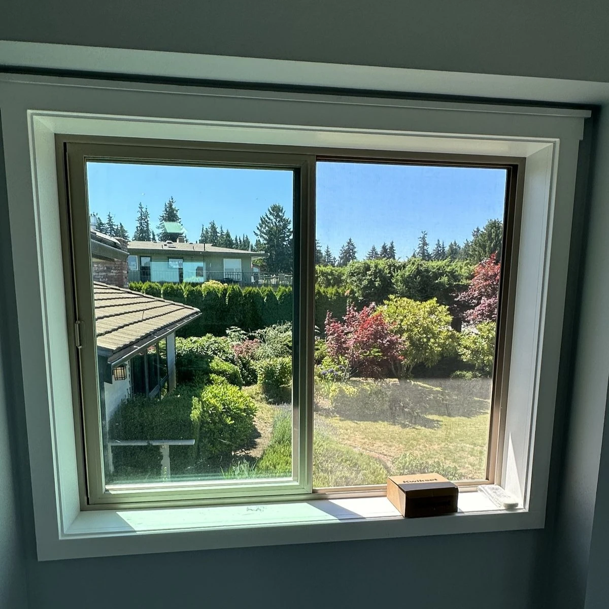 Anti-theft Multi-point Lock Sliding Window with Double Layer Glass Aluminum Frame Sliding Windows Provide Safety and Privacy