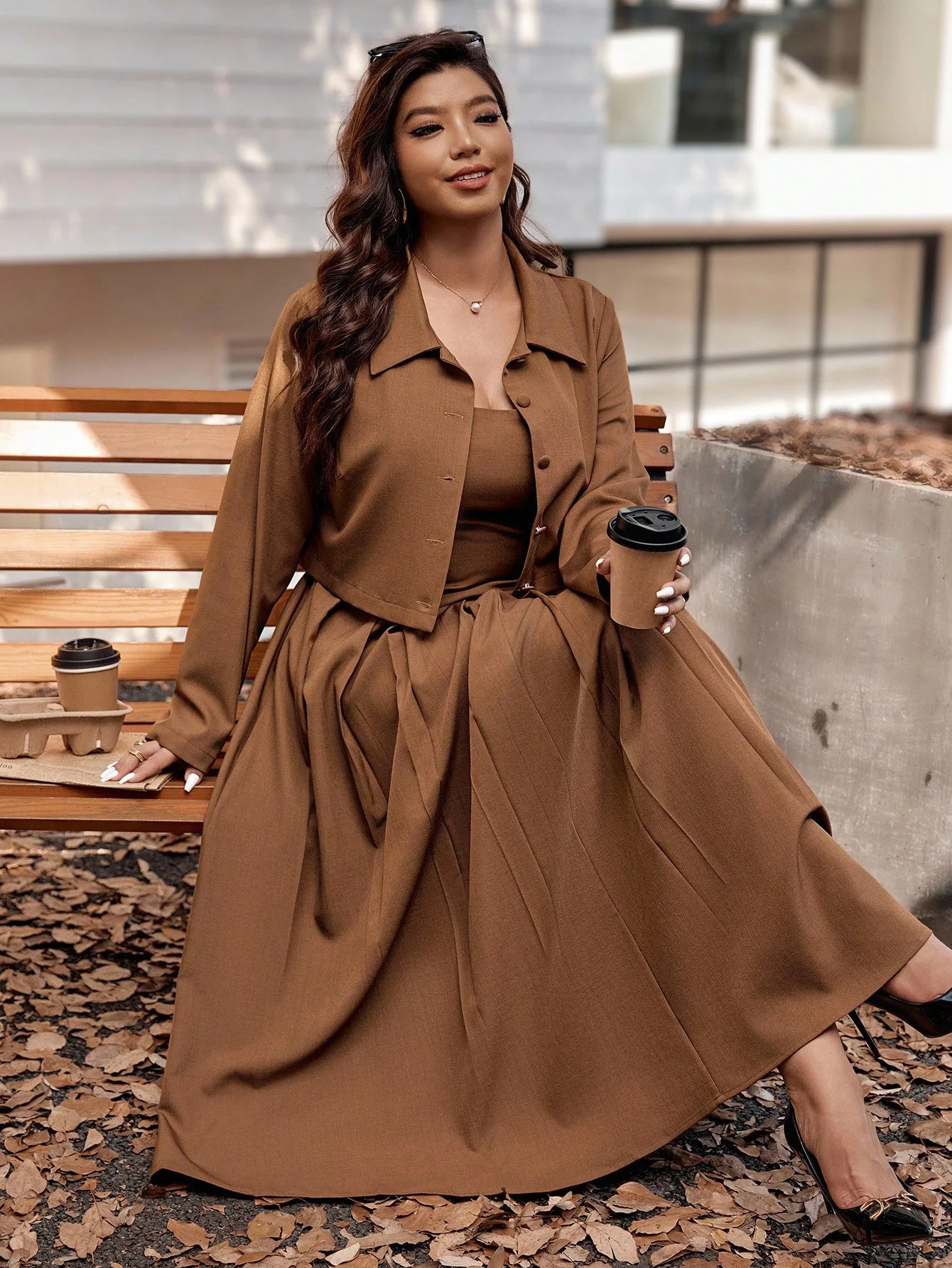 

Женский комплект из двух предметов кофейно-коричневого цвета: плиссированное платье миди А-силуэта + кардиган с длинными рукавами, весна-осень, офисный повседневный стиль