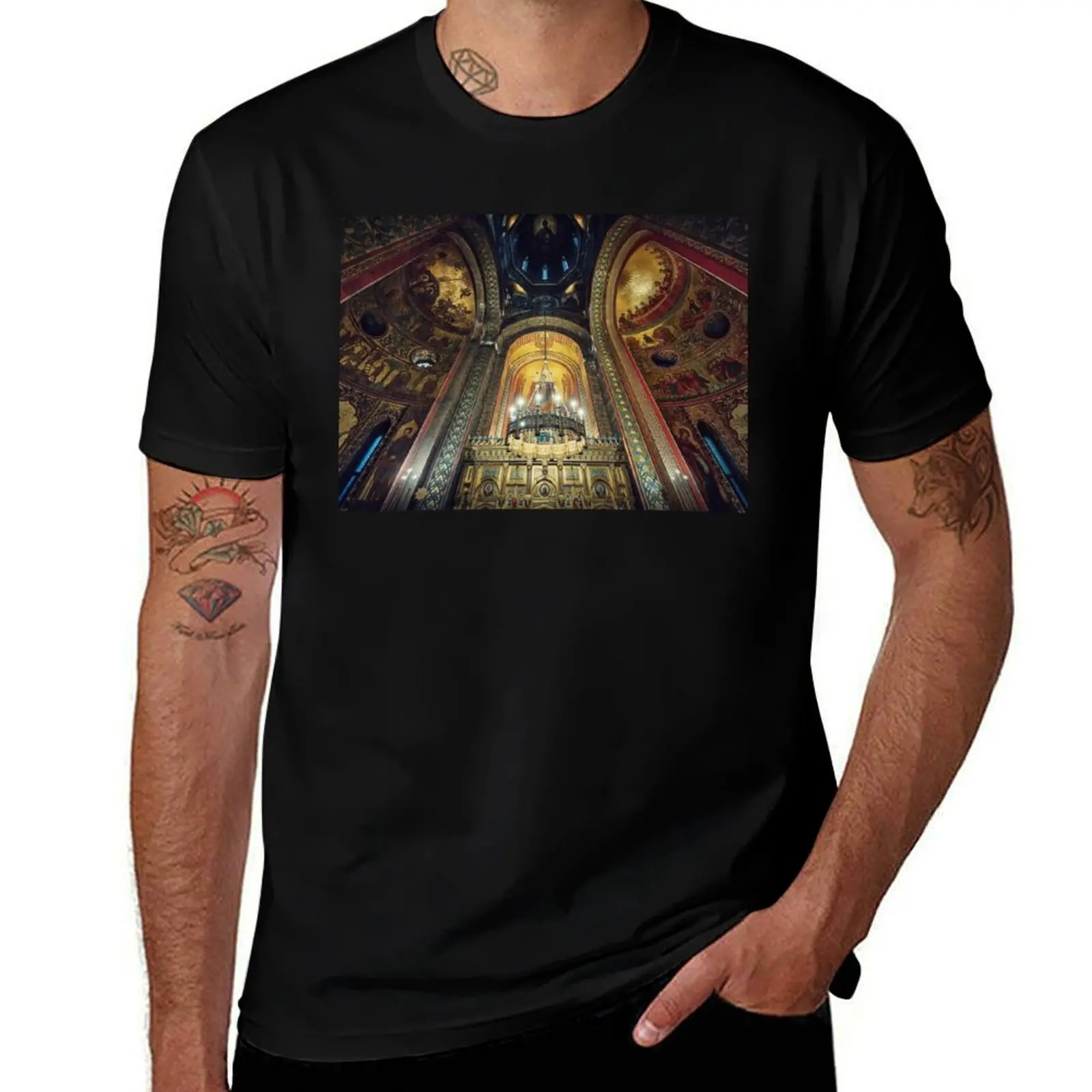 

Curtea de Arges altar T-Shirt sublime anime Anime t-shirt t shirts for men graphic