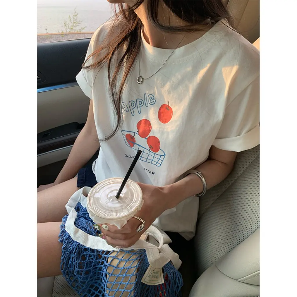 

Women's round Neck Short-Sleeved T-shirt Apple Pattern Print Fresh Cute Summer Top by Huang Zheng