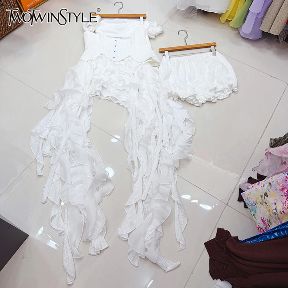 TWOTWINSTYLE White Ruffled Off Shoulder Two Piece Set for Women Coset Asymmetrical Skirt with Short Suit for Vacations KSE540618