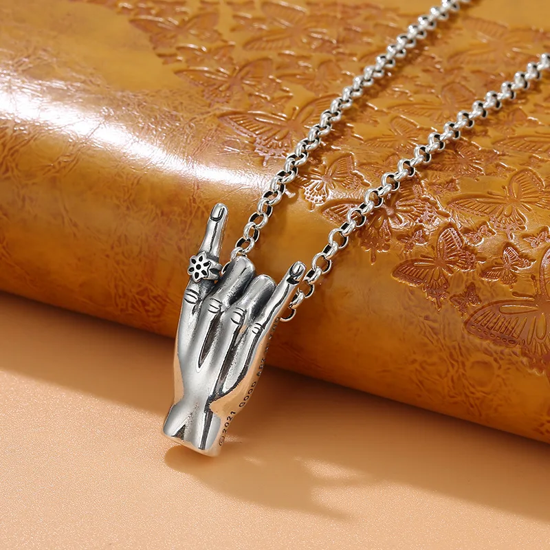 

S925 sterling silver rock gesture pendant distressed hip hop style men's sweatshirt chain pendant sweater chain jewelry