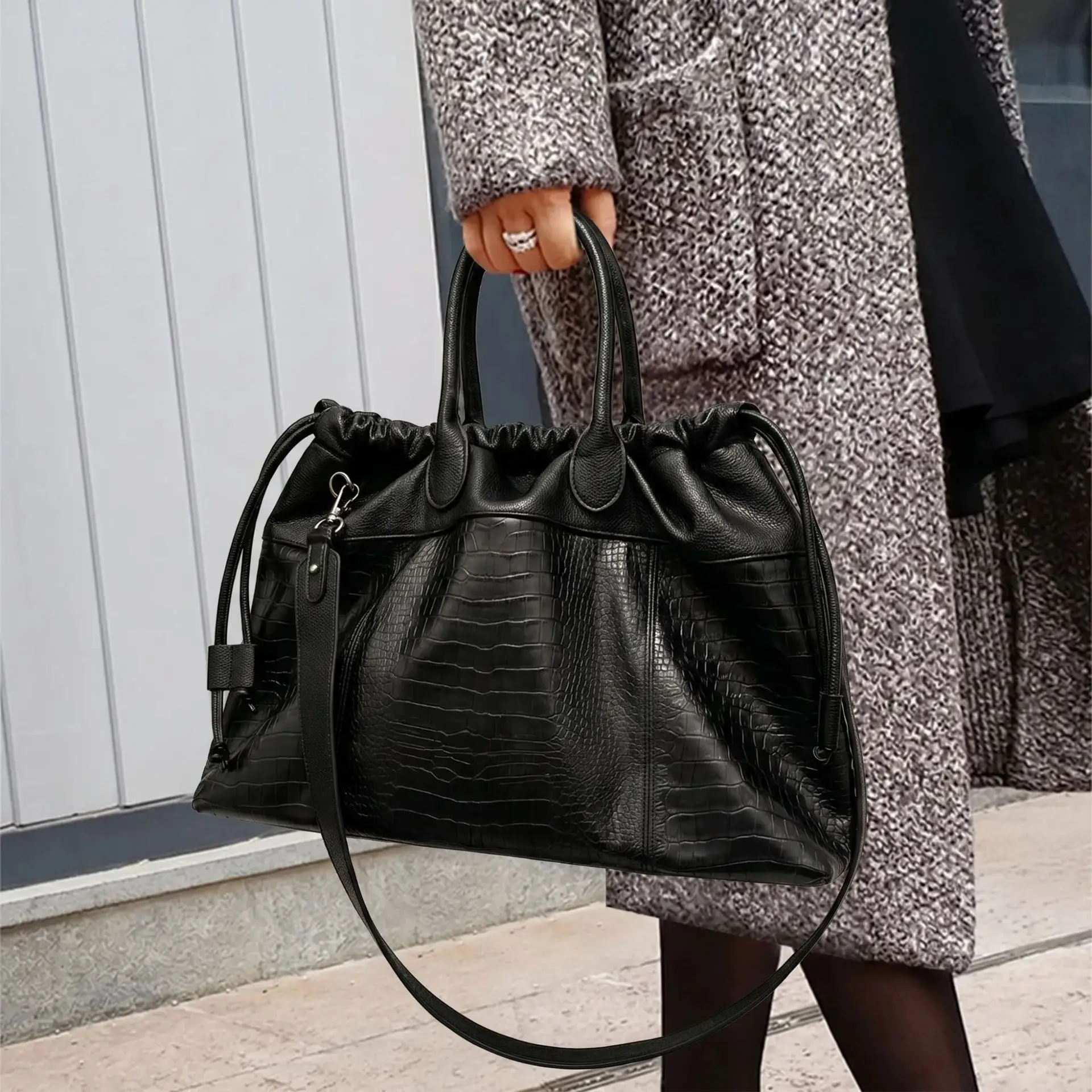 Women Black Crocodile Embossed Tote Bag Drawstring Top Handle Large Capacity Soft Leather Handbag For Daily Commute Work