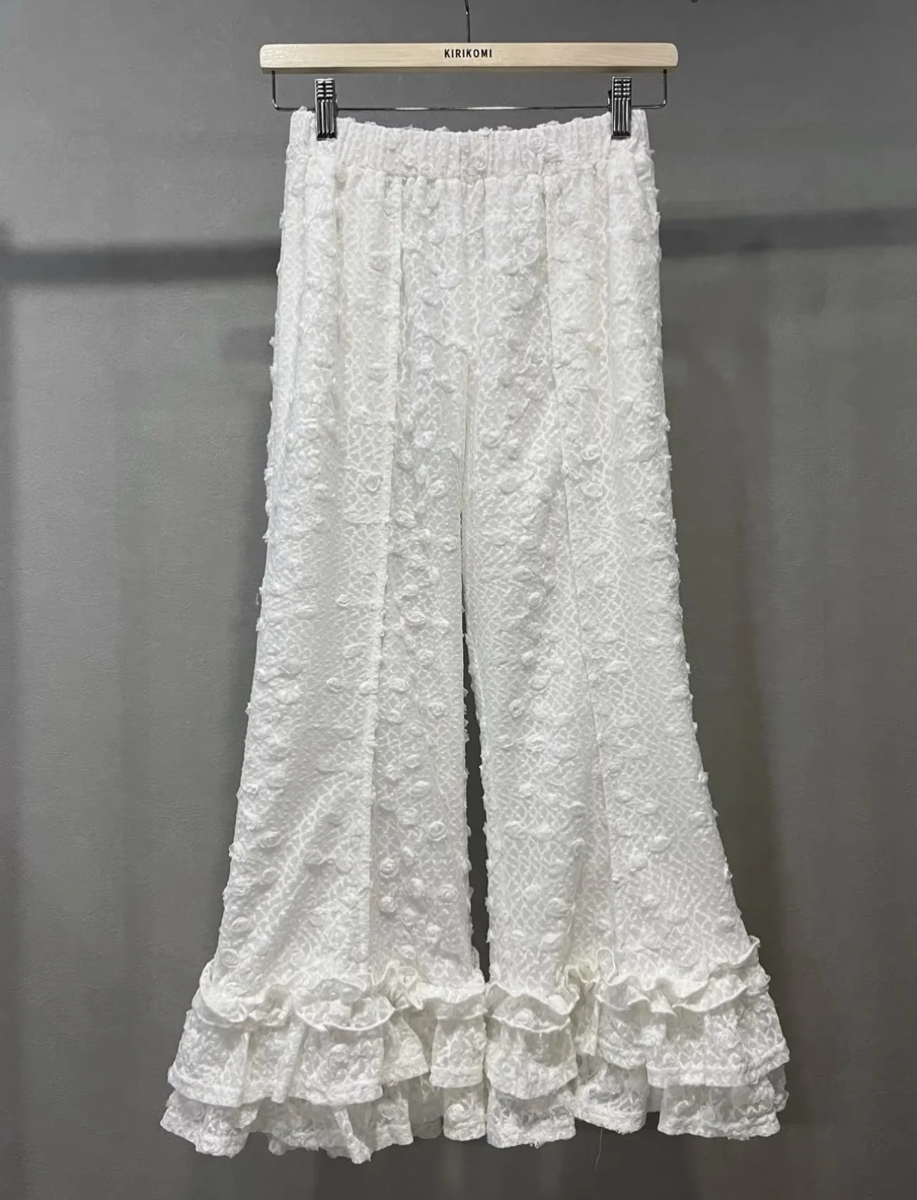 2025, neue japanische Stil, süße Rose, Spitze, Stickerei, schmale Schlaghose für Mädchen und Frauen, modische, vielseitige, lässige, lockere Hose