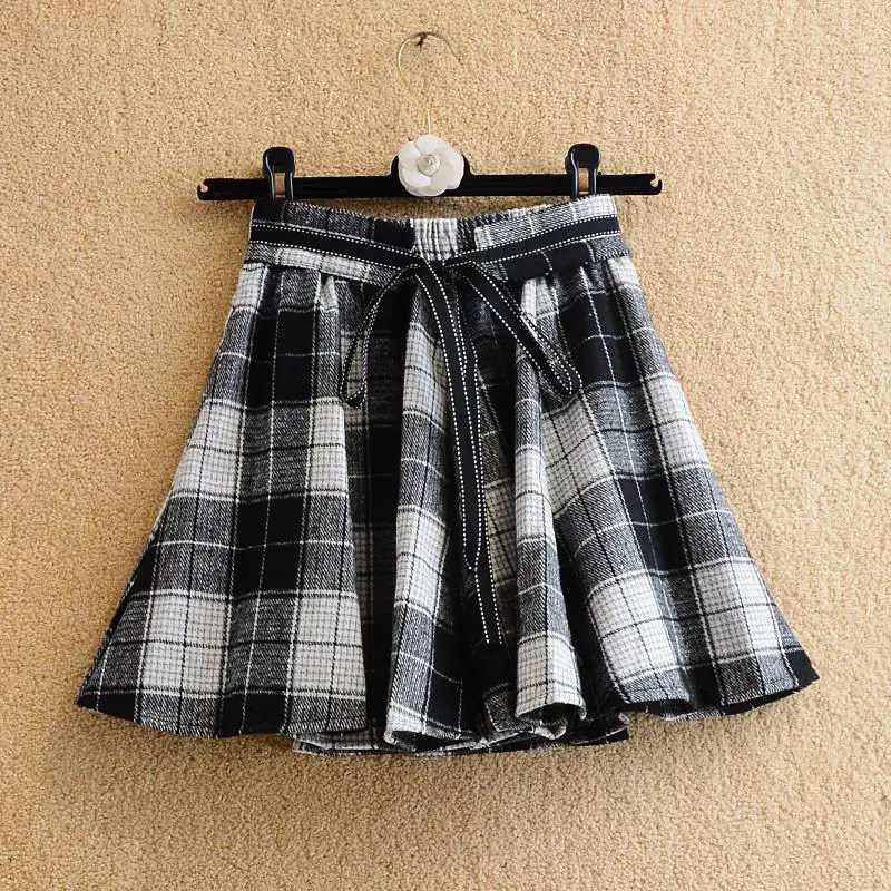 

Retro half-length skirt autumn and winter 2023 new women's design sense Small crowd high waist slim pleated skirt