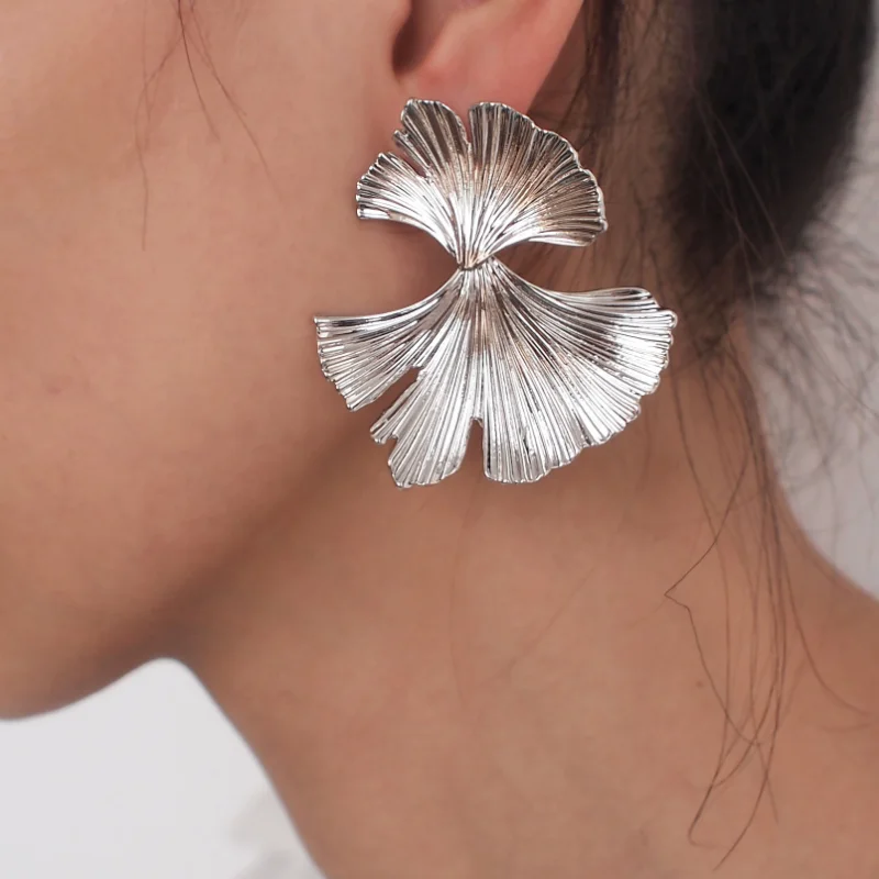 Stainless Steel Leaf Stud Earrings Temperament Street Shooting Fashionable and Simple Ginkgo Biloba Metal Earing Jewelry