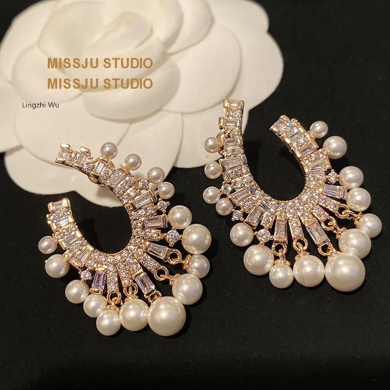 

Lingzhi Wu Handmade Luxury Fan U Pearl Tassel Zircon Earrings All Match Silver Daily Drop Earrings New Arrival