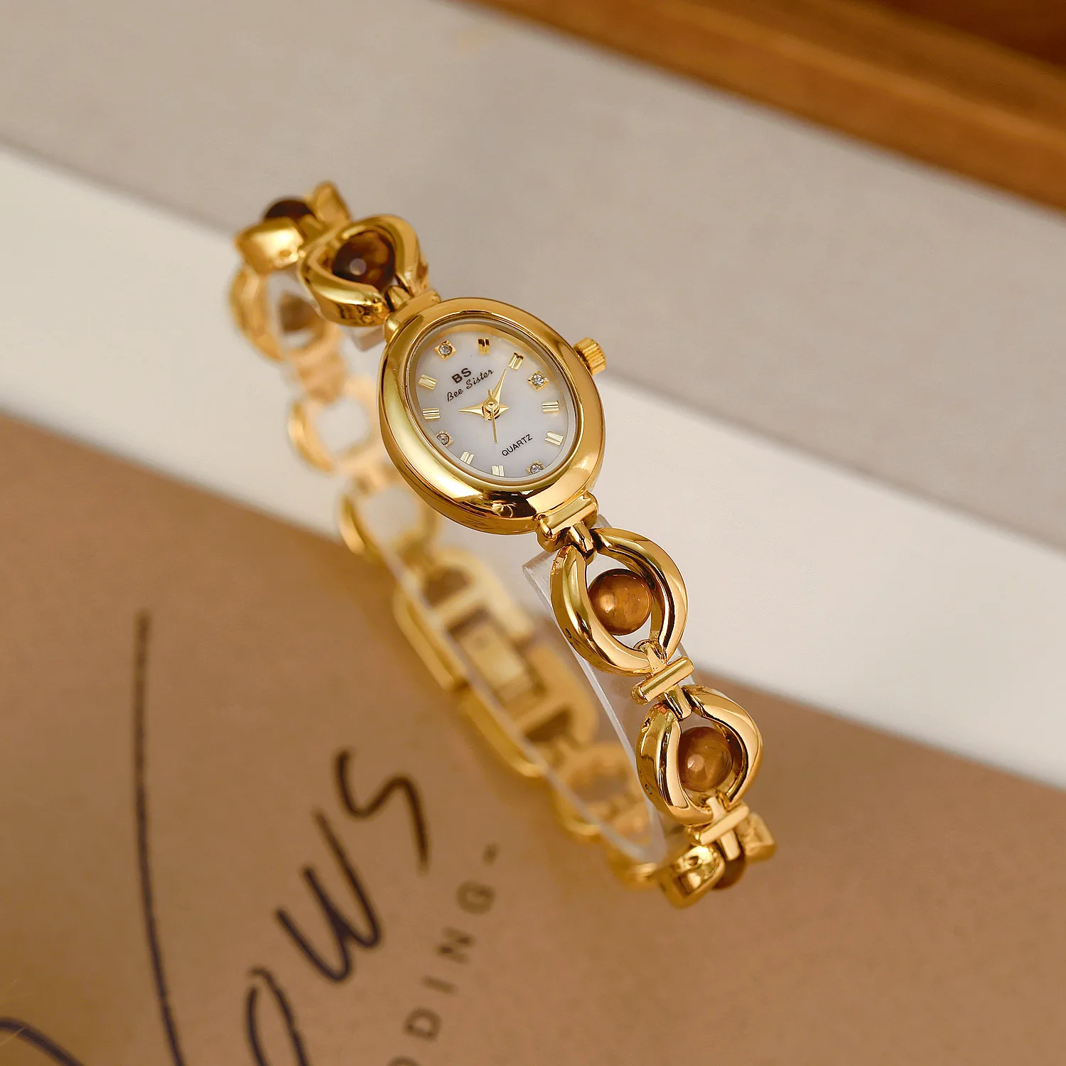 Vintage Medieval Chain Women's Watch Gold Small Dial Fashion Natural Gemstone Quartz Ladies' Watches Suitable for Everyday Party