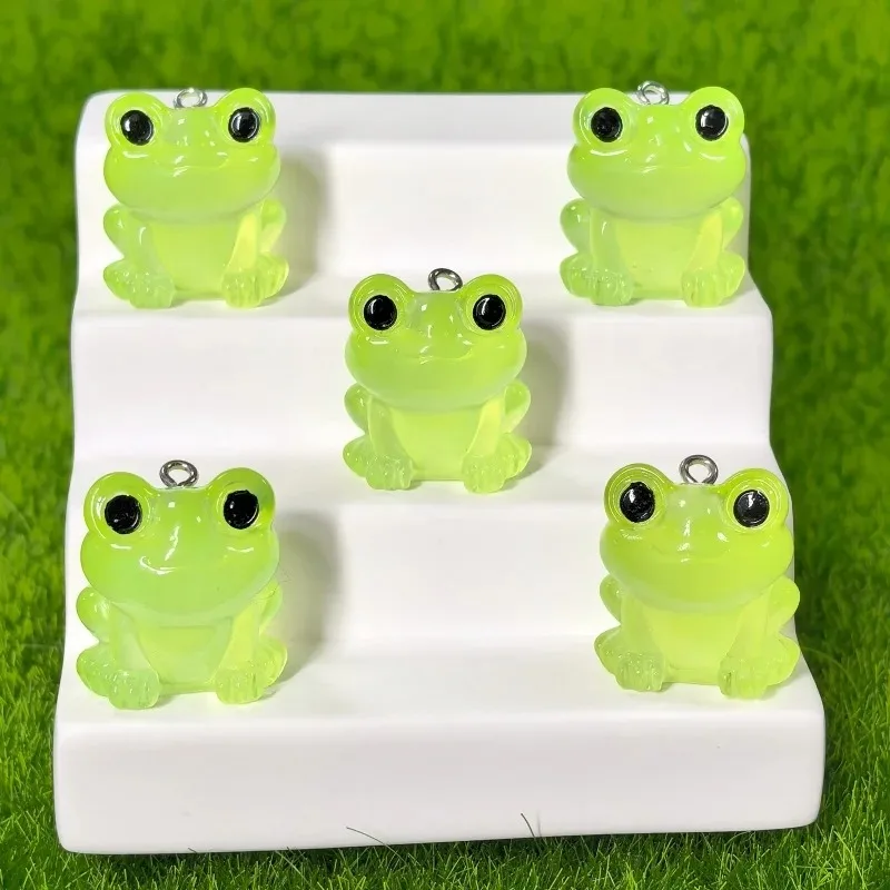 6pcs Luminous Green Frog Resin Keychain Pendant Summer 3D Animal Charms Diy Creative Necklace Key Chains Charm Jewelry Make view 4