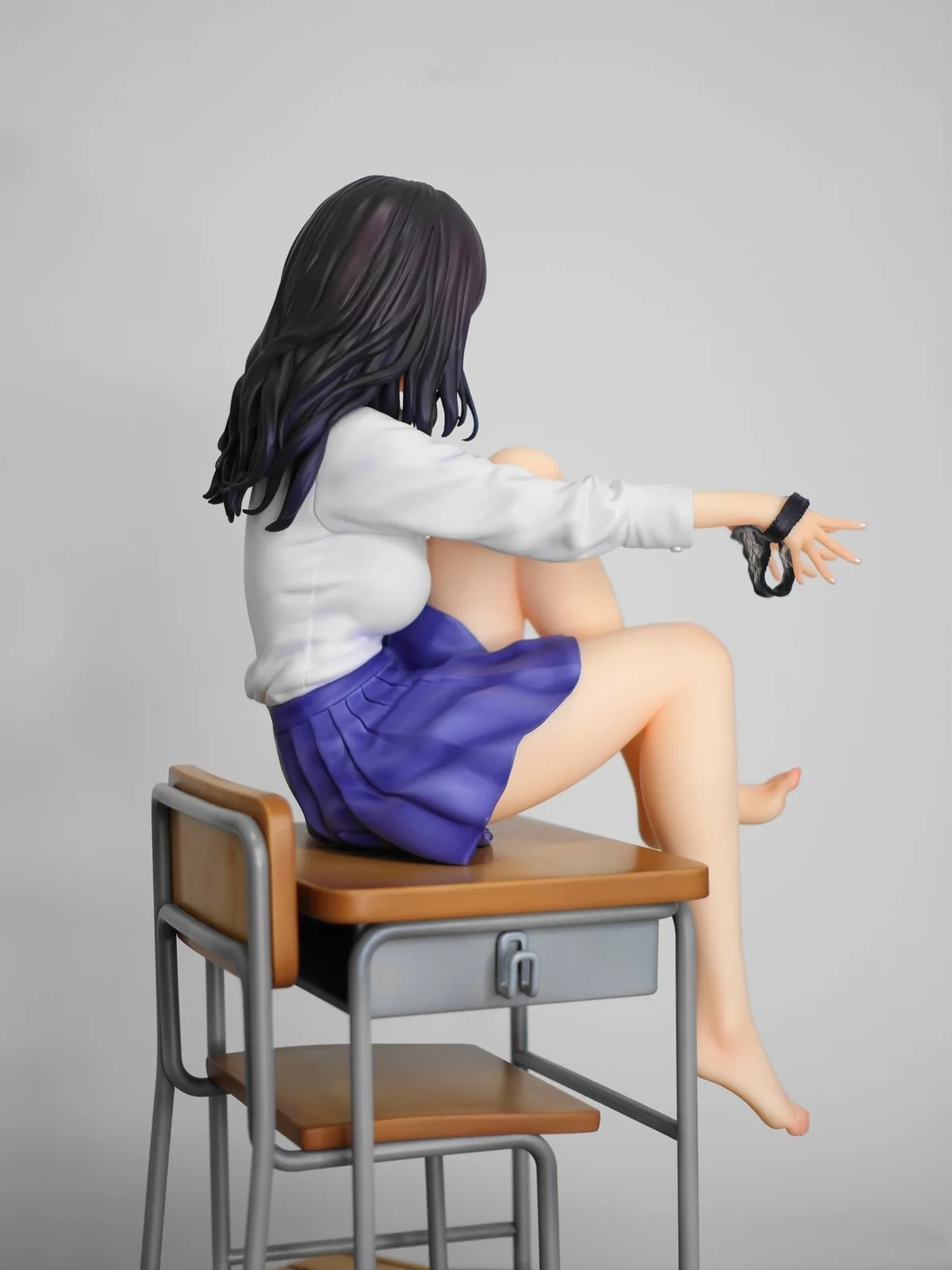 

In Stock Lovely Hitomio Wind Blown After Class Figure Model Ornaments Collection Gift Toy