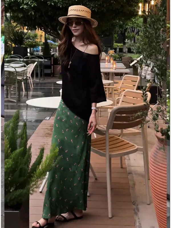 

Black Slimming Shoulder Bared Top And Printed Skirt Two Piece Set Elegant Summer Fashion for Women Casual Style