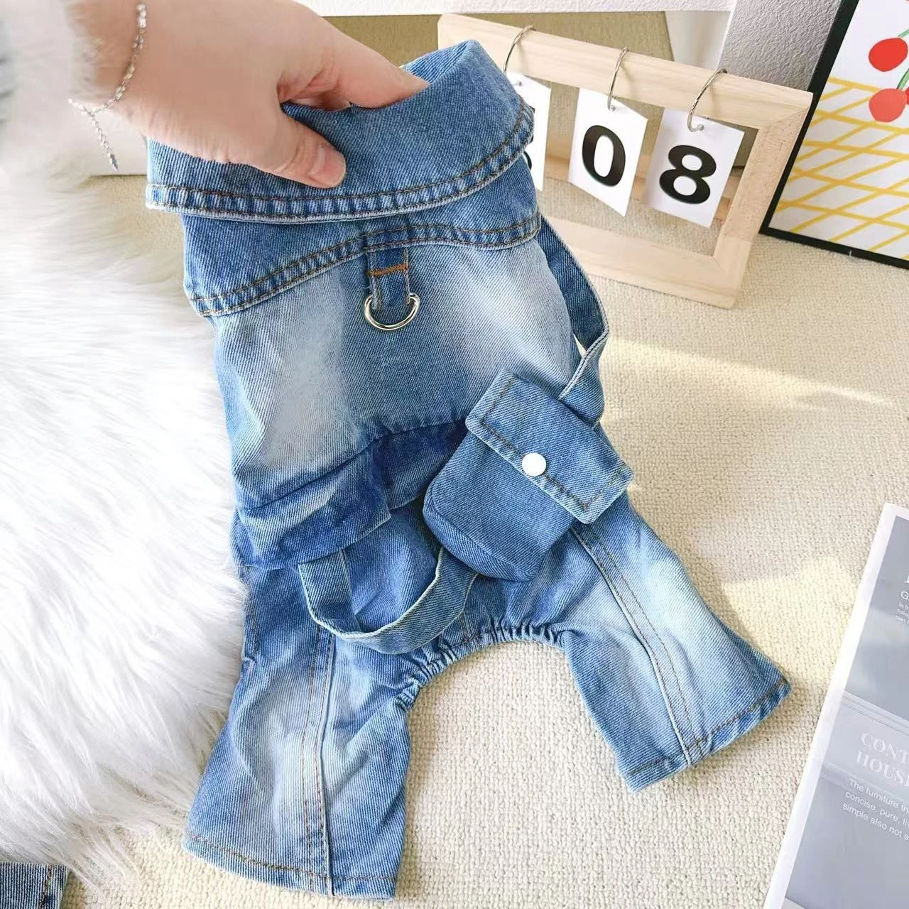 

2025 New Design Small Dog Denim Overalls with Snack Backpack – Durable Jeans Outfit for Boy and Girl Puppies