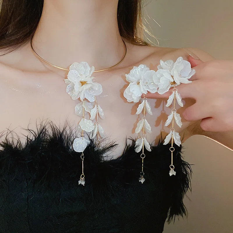 Minar Statement White Acrylic Flower Petal Long Tassel Dangle Earrings for Women Gold Plated Iron Alloy Wedding Party Jewelry