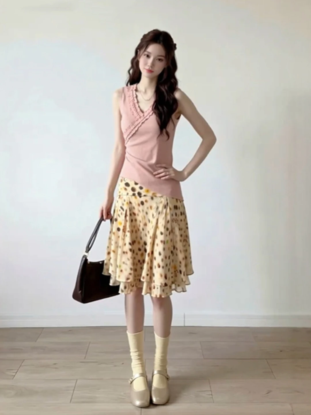 

Floral Print V-Neck Top And High Waist Skirt Set Comfortable Breathable Summer Outfit Unique Stylish Casual Wear for Women