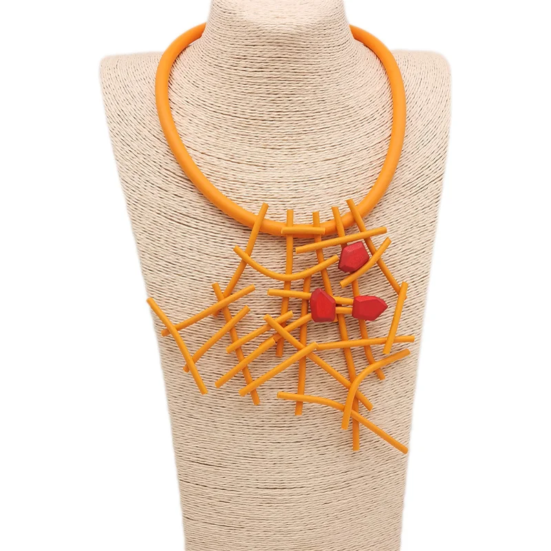 UKEBAY Neue Designer-Luxus-Halsketten für Frauen, handgefertigte Gothic-Anhänger-Halskette, Gummi-Schmuck, Holz-Accessoires, Statement-Schmuck – Detail 9