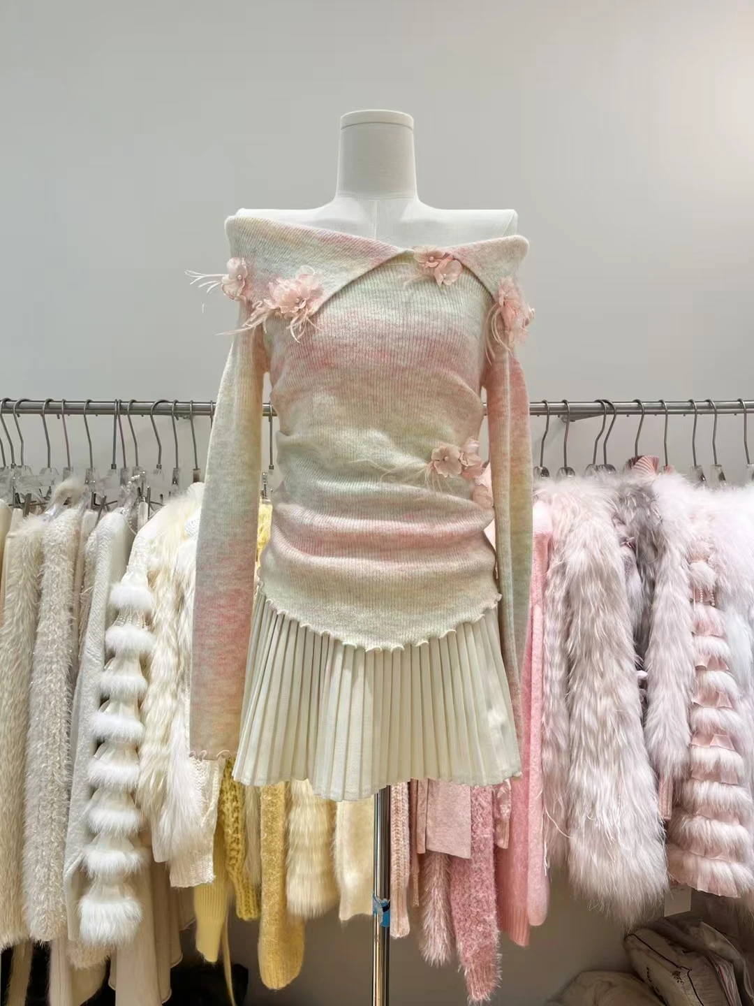 

2025 niche design pink three-dimensional flower flared sleeve bottom sweater pullover sweater