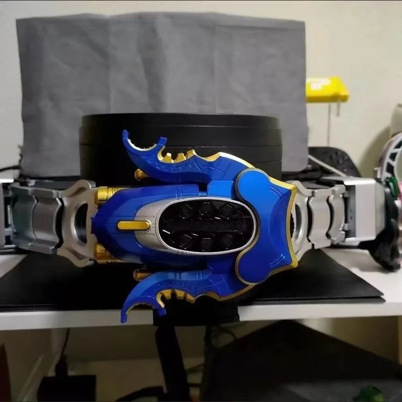 Op voorraad Kamen Rider Wesp Armband Transformer Csm Kabuto Anime Action Figure Charm Collectible Gift Series Model Ornamenten