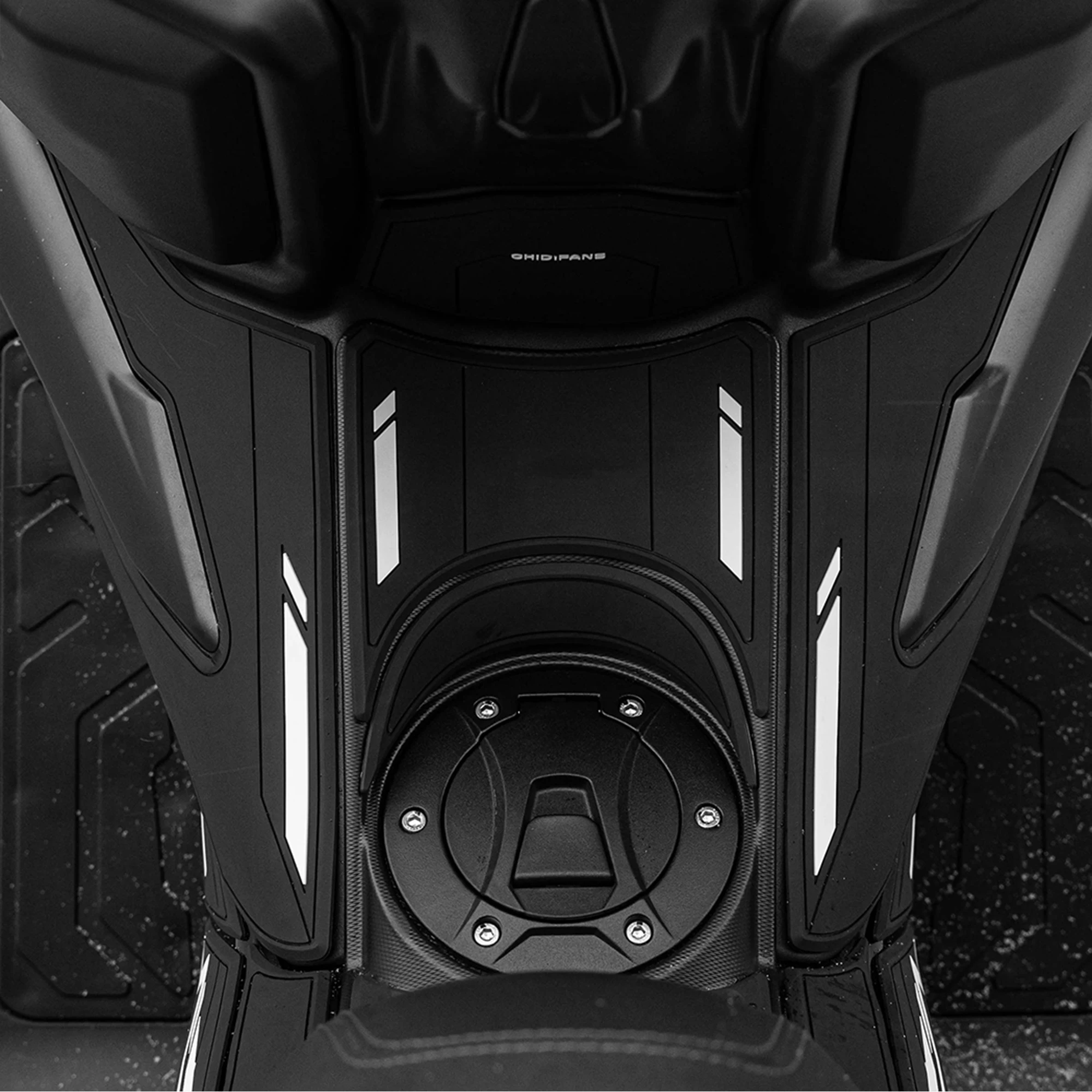 Compatible with 2026 ZONTES 125 150X Motorcycle Fuel Tank Traction Pad Thickened Rubber Anti-Scratch Tank Sticker Parts 2