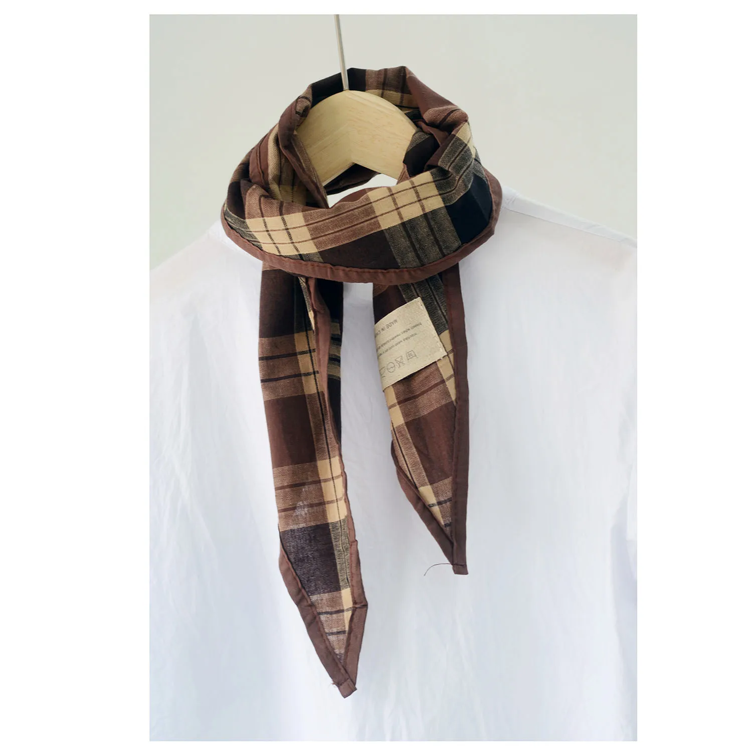 

Клетчатый треугольный шарф: лен-хлопок, в литературном и художественном стиле, универсальный, защита шеи от кондиционера, стильный аксессуар.