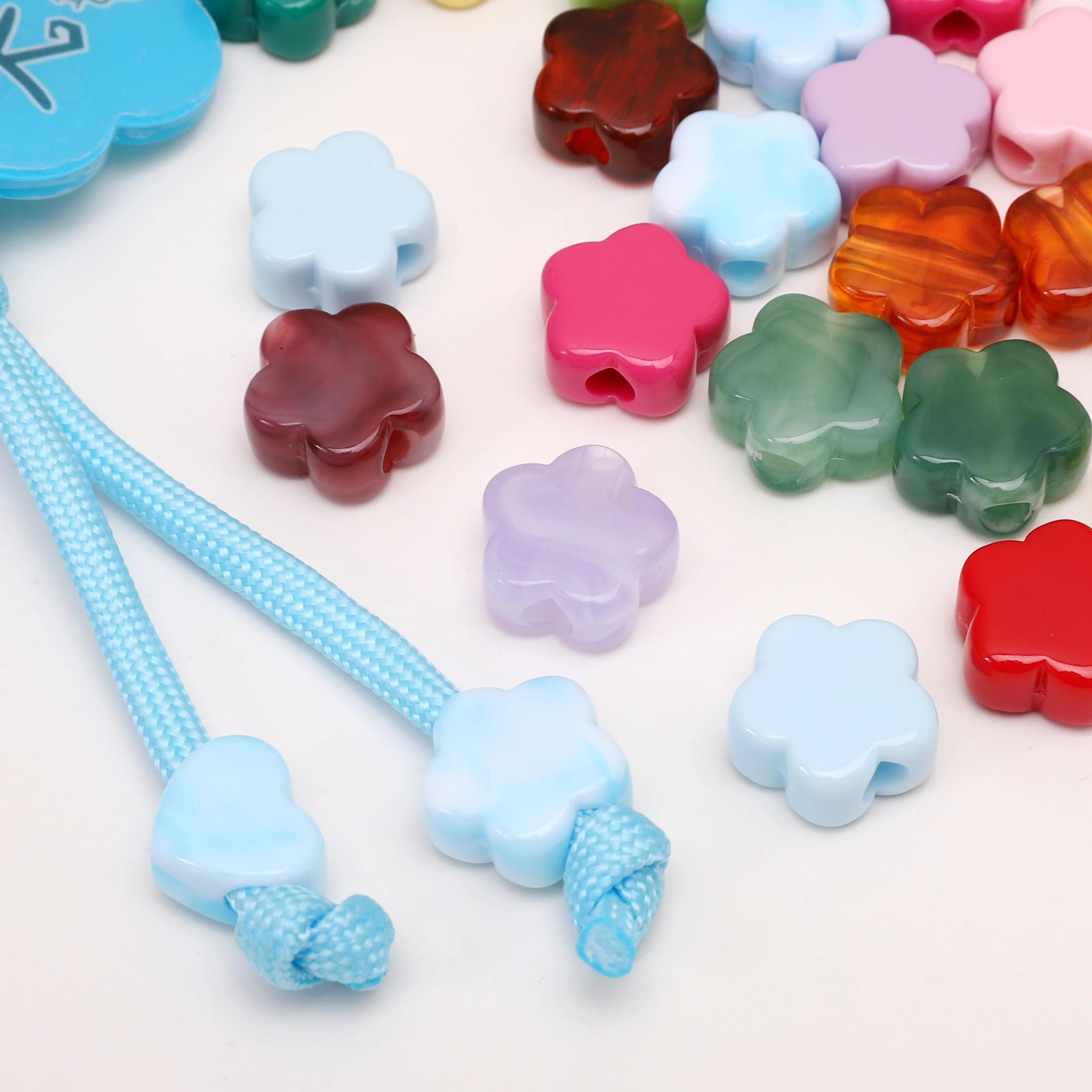 10/30 Stück 15x14mm Modische Einfarbige Blumenperlen Acryl Lose Perlen DIY 3,5mm Loch Handgefertigt für Schmuckherstellung Zubehör – Detail 5