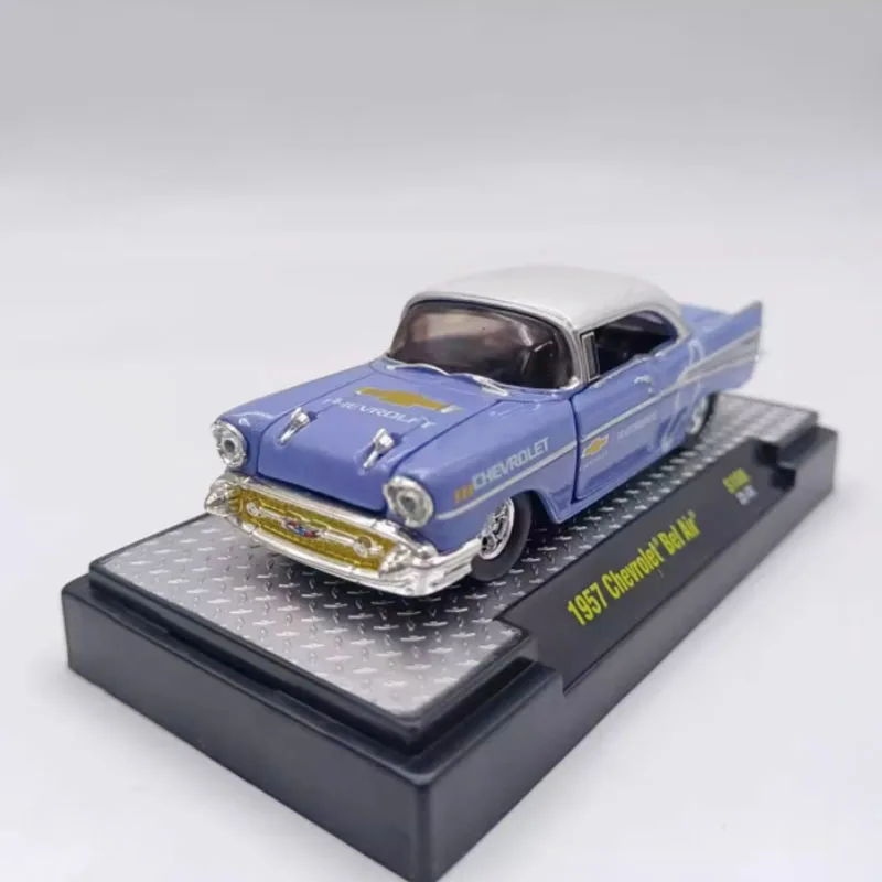 

M2 1:64 Scale Chrysler Alloy Simulation Car Model Static Collection Decorated Holiday Gifts Toys Souvenir Gift