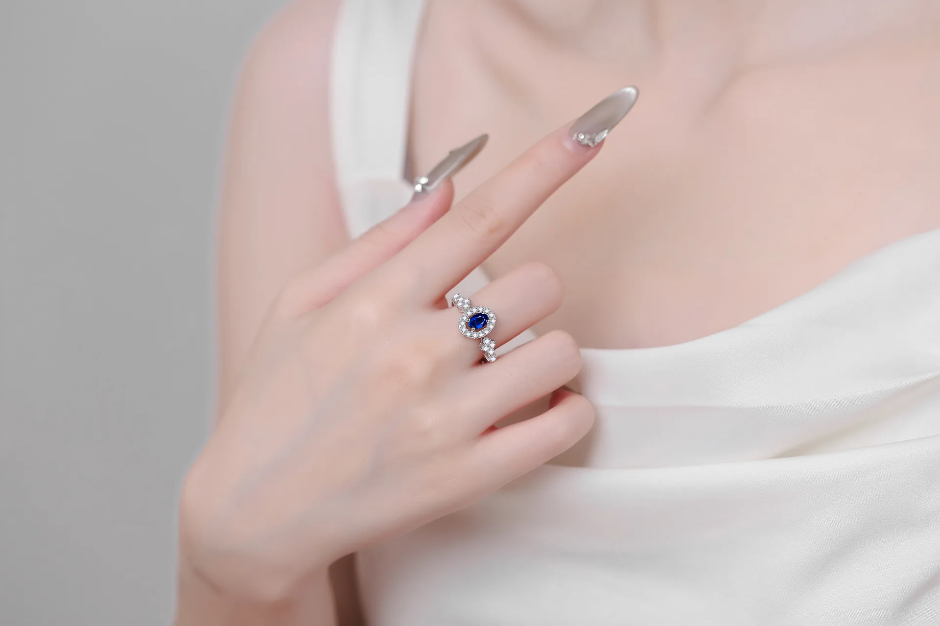 فاخر الأزرق 0.5ct مويسانيتي البيضاوي خاتم الماس للنساء ، البلاتين PT950 خواتم فريدة من نوعها مجوهرات الزفاف هدايا عيد ميلاد الزفاف
