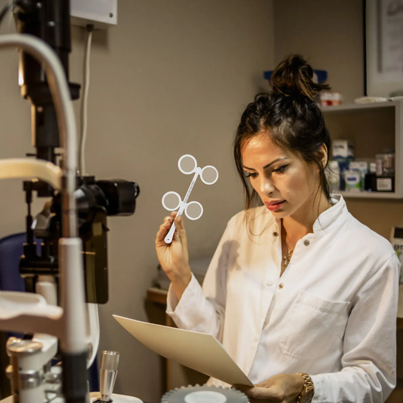 

Оптический флиппер для тренировки зрения при слабом зрении, простой дизайн, 25 градусов, 4 линзы, пластиковый, для оптометрии, инструмент для ухода за глазами