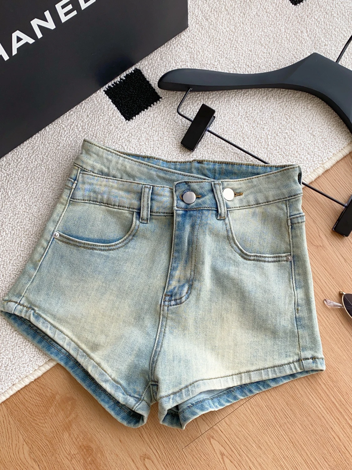 

Washed Blue New Shorts High Waist Wide Leg Jeans Y2K Casual Summer 2025 Trend Spicy Girl Slim Button Zipper Pocket Denim Shorts