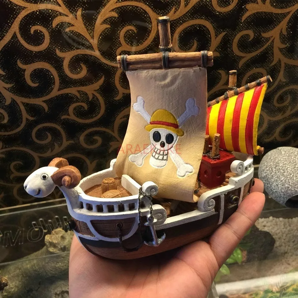 Pirate ship landscaping aquarium fish tank landscaping pet climbing box decoration to avoid sunken ship crawling box