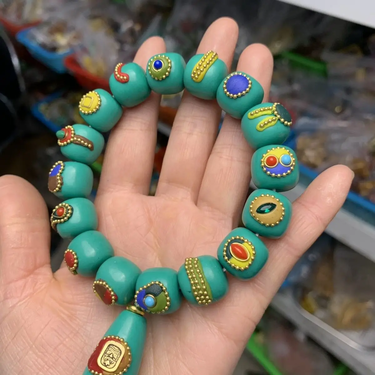 

Ethnic Style Tibetan Natural Lapis Lazuli Personalized Handmade Inlaid Handheld Car Hanging Gift for Friends Holiday Present